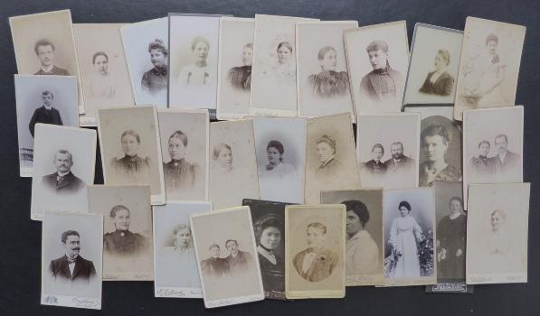 verschieden Fotographen    30 alte Pappfotos - Cabinet-Portraits  ca 10 x 6 cm   wohl zwischen den Jahren 1890 bis 1910  