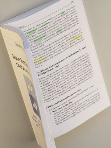 Waldmann, Günter:  Neue Einführung in die Literaturwissenschaft. aktive analytische und produktive Einübung in Literatur und den Umgang mit ihr - ein systematischer Kurs; (für die Hochschule, für Schulen, zum Selbststudium). 