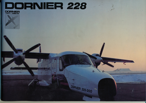   Dornier 228 (Beschreibung). Text in englisch und spanisch.  