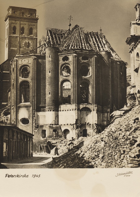   Ansichtspostkarte München 1945: Peterskirche 1945 (Original). 