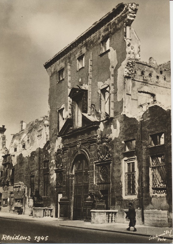   Ansichtspostkarte München 1945: Residenz 1945 (Original). 