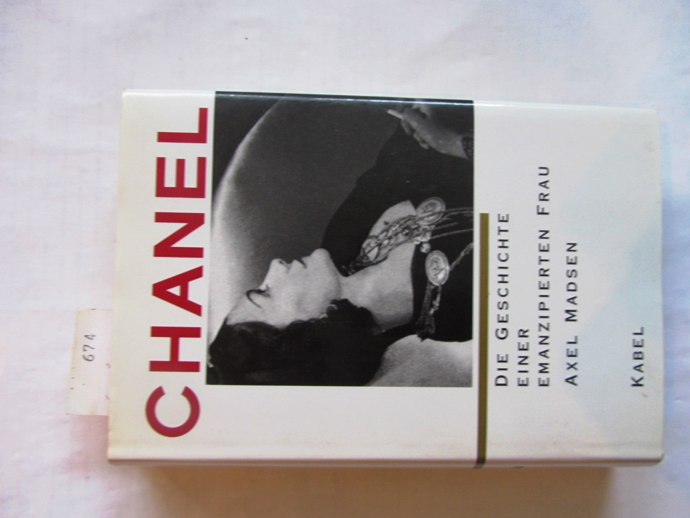 Madsen, Axel:  Chanel. Die Geschichte einer emanzipierten Frau. Aus dem Amerikanischen. 
