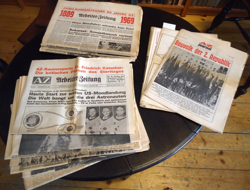 AZ -  Arbeiter-Zeitung. Zentralorgan der Sozialistischen Partei Österreichs. Konvolut aus 16 Ausgaben aus den Jahren 1959, 1966, 1968, 1969, 1971, 1973, 1974. 