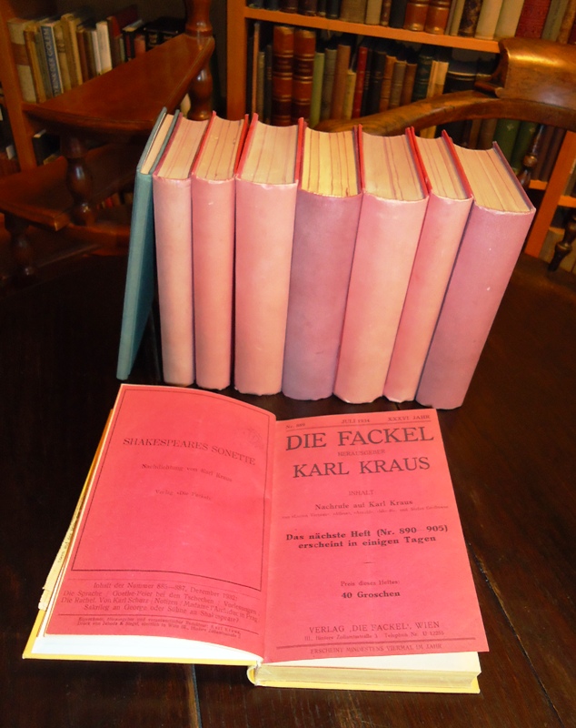 Kraus, Karl - Sammlung  219 Nummern DIE FACKEL zwischen 1924 und 1936. Gebunden in 9 Ganzleinenbänden der Zeit. 