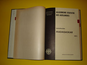   Statistik des Auslandes. Länderbericht Liberia 1973. Länderbericht Madagaskar 1973. Länderbericht Polen 1973. Gebunden in 1 Bd. 