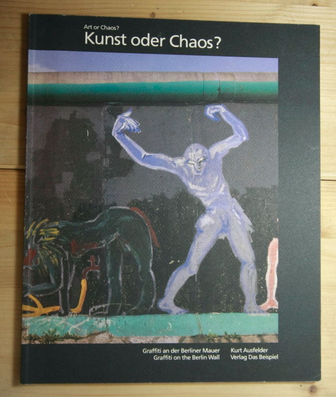   Kunst oder Chaos? / Art or Chaos?. 