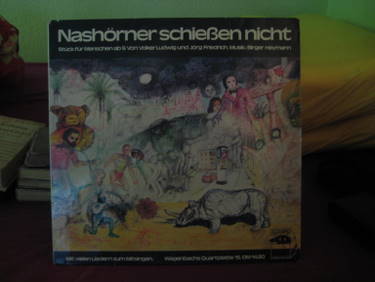 Ludwig, Volker und Jörg Friedrich  Nashörner schießen nicht (LP 33 U/min.) (Stück für Menschen ab 9) (Musik Birger Heymann) 