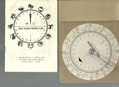 ohne Autor  Die Kosmische Uhr (MC.Scheibe montiert auf Pappdeckel mit Zahlenskala und 7seitige Erklärung 