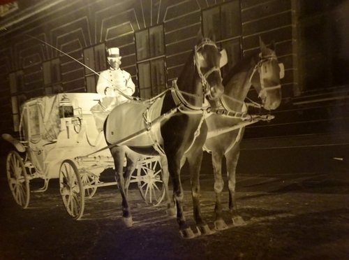   Orig.Fotografie auf Glasplatte "Hofchaise (Kutsche) des Prinzen Max Mitte Februar 1907 