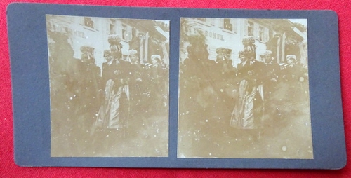   2 Original Stereoskopie.-Fotografien (Stereobild. Stereophotographie). Waldkirch 1913. Festzug 