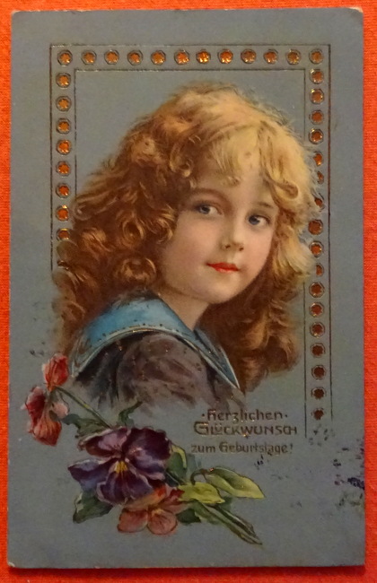   Ansichtskarte AK Herzlichen Glückwunsch zum Geburtstag (Mädchen mit Blumen. Prägedruck) 
