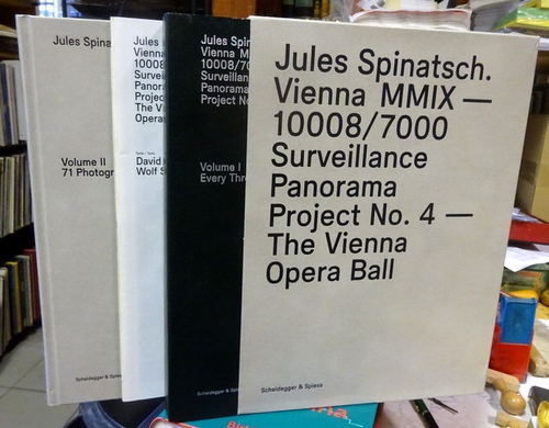 Spinatsch, Jules  Jules Spinatsch. Vienna MMIX - 10008/7000 : Surveillance Panorama Project No. 4 - Der Wiener Opernball / The Vienna Opera Ball (Every three seconds, 71 photographs) (dt. englischer Text) 