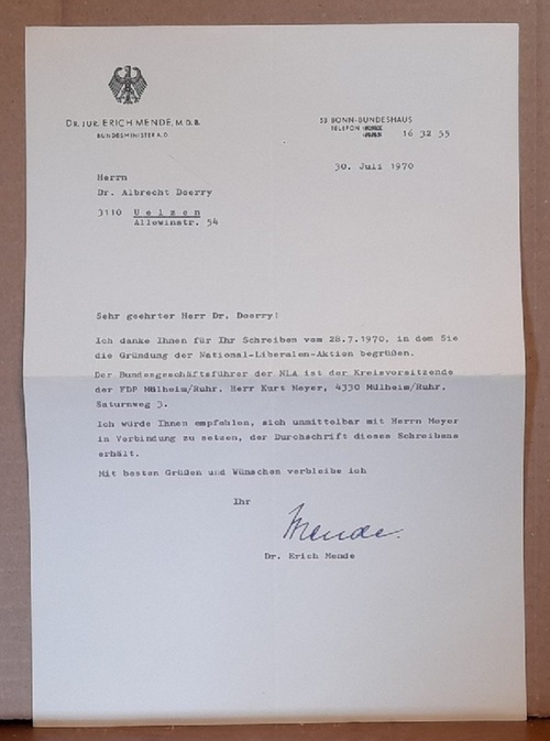 Mende, Erich  1 Blatt Brief des Bundesminister a.D. Erich Mende Dr.Jur. MdB (An H. Dr. Doerry, dem er ihm für Zustimmung zur Gründung der Nationalen-Liberalen-Aktion dankt) 