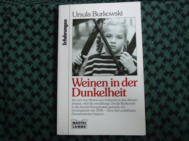 Burkowski, Ursula  Weinen in der Dunkelheit 