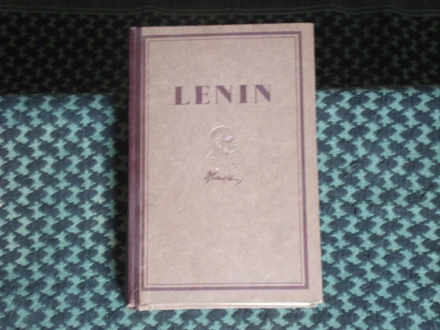   Lenin. Ein kurzer Abriss seines Lebens und Wirkens. 
