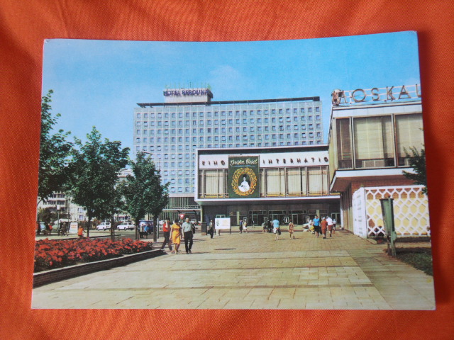   Postkarte: Berlin  Hauptstadt der DDR. Interhotel und Kino International. 