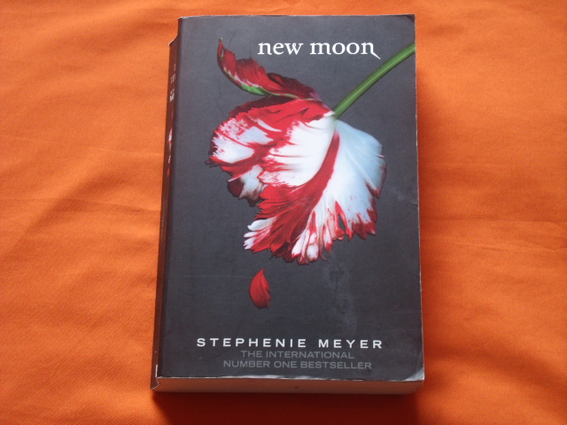 Meyer, Stephenie  New Moon 