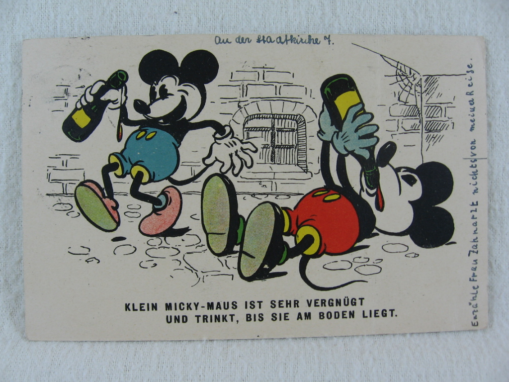 Disney, Walt:  Micky Maus / Mickey Mouse Postkarte " Klein Micky Maus ist sehr vergnügt und trinkt, bis sie am Boden liegt ". 