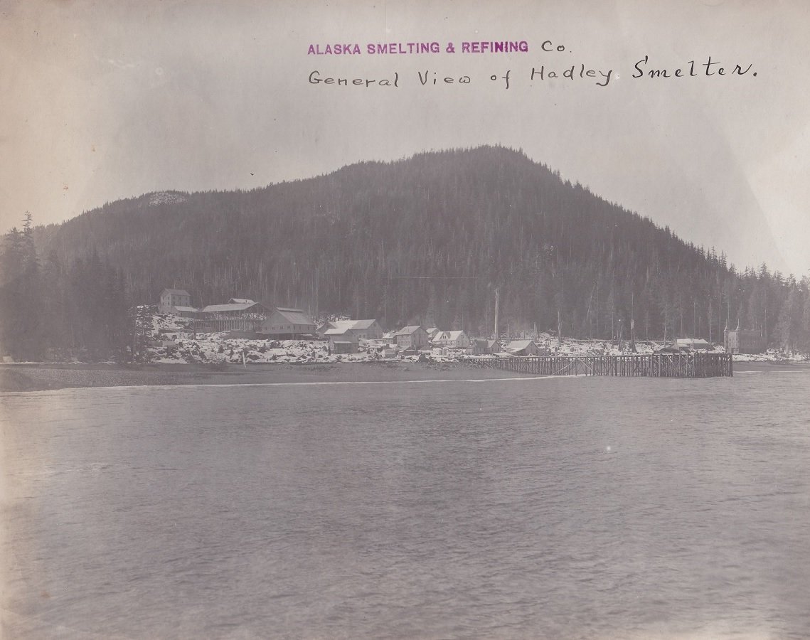   Nine original photographs from former copper town Hadley (Alaska) around 1910-1920. Photographs showing the old copper smelter town from different perspectives. 