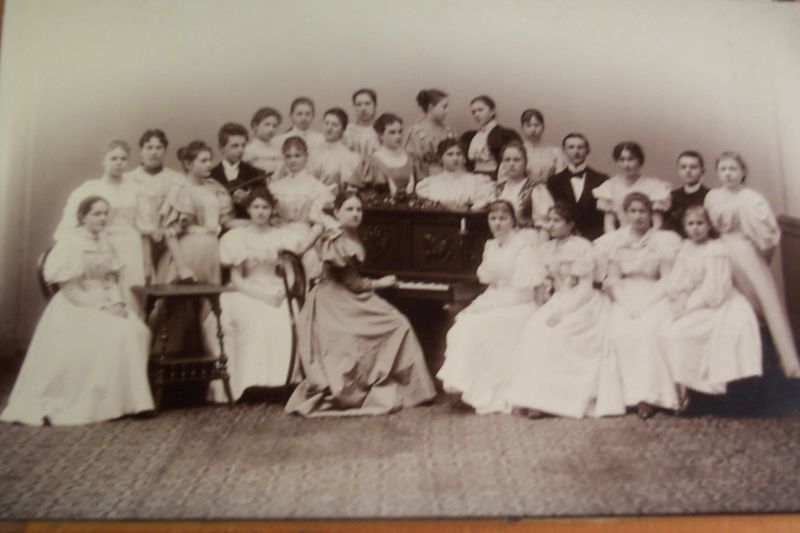 Breslau / Musikschule  Original Gruppenfoto junger MusikschÃ¼lerinnen 
