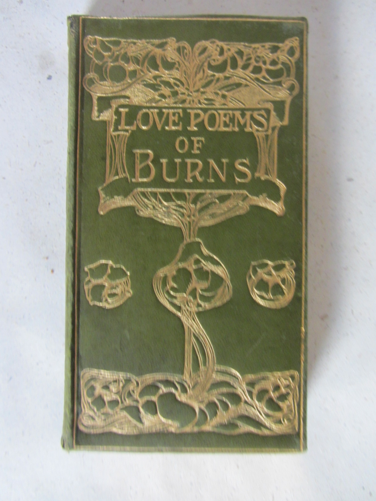 Burns, Robert:  Love Poems of Burns. With Art Nouveau book decorations. ("The Lover`s Library", VII) 