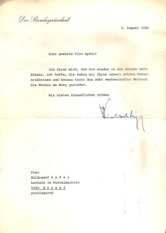 Kirchschläger, Rudolf  Maschinengeschriebener Brief von Bundespräsident Rudolf Kirchschläger an Hildegard Apfel, 2. VIII. 1984. 