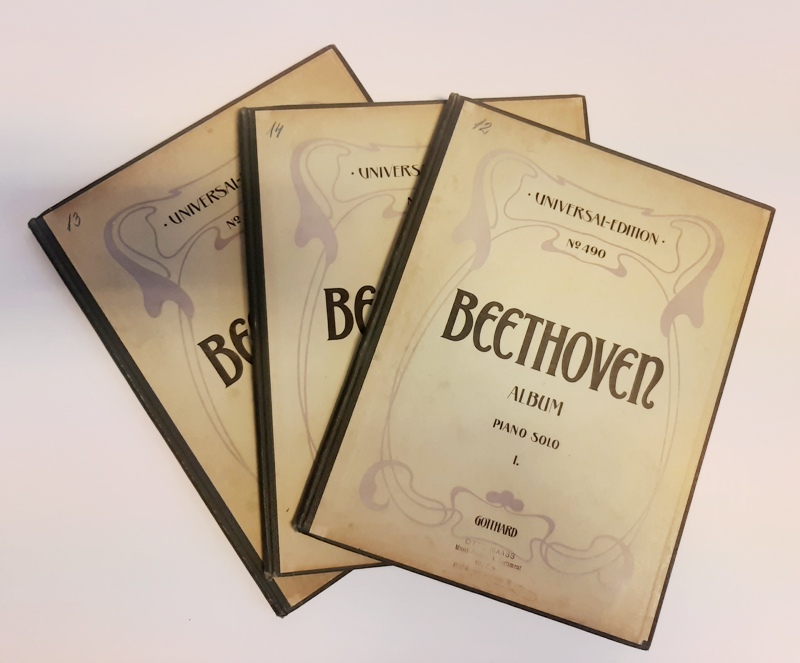Beethoven-Album.  Sammlung beliebter Sätze aus Symphonien. Nach den Original Partituren für Piano Solo übertragen von J.P. Gotthard. 3 Bände. 