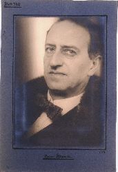 Lwy, Franz  Photographie Oscar Strauss. Gelatinesilber, 22 x 15 cm. 