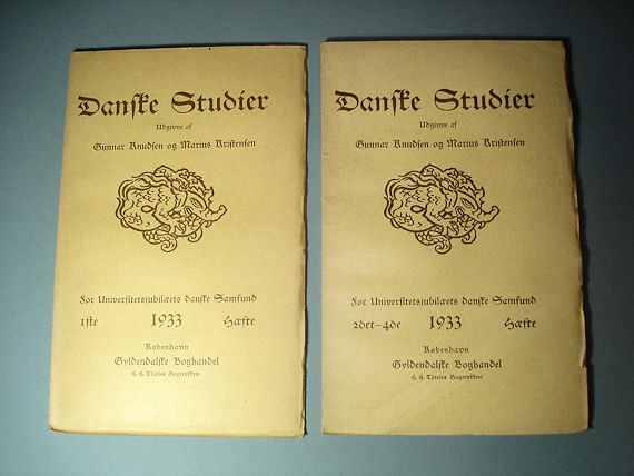 Knudsen, Gunnar und Marius Kristensen:  Danske studier. For Universitetsjubilæets danske Samfund 1933. 1-4 in 2 Heften. 