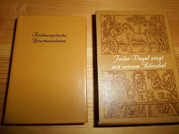 Rehbein, Detlev: (Hrsg.)  Jeder Vogel singt mit seinem Schnabel. Nordeuropäische Spruchweisheiten. (Minibuch in Leder) 