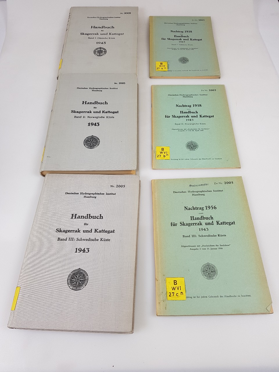 Deutsches Hydrographisches Institut (Hg.):  Handbuch für Skagerrak und Kattegat, Band I-III (I: Dänische Küste, II: Norwegische Küste, III: Schwedische Küste) + jeweilige Nachträge von 1958 (kartoniert). (= Nr. 2005). 