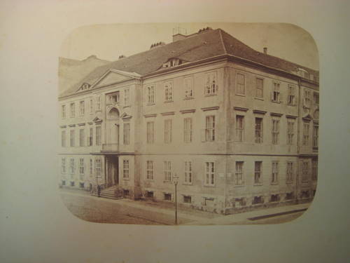 ohne Angaben  Original-Fotografie (Vermutlich Baden-Baden - Verwaltungsgebäude ??) 