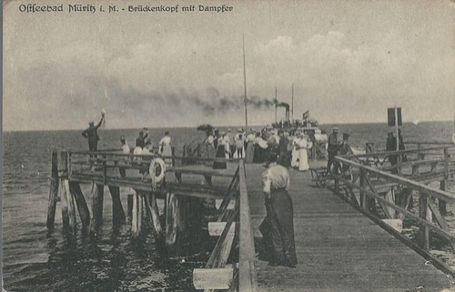 ohne Autor  Ansichtskarte Ostseebad Müritz i.M. (Brückenkopf mit Dampfer) 