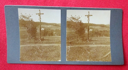   Original Stereoskopie-Fotografie (Stereobild. Stereophotographie). Kreuz bei Neueck 1910 
