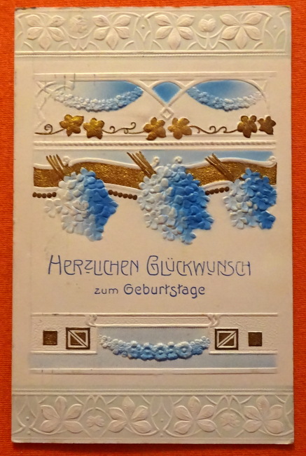   Ansichtskarte AK Herzlichen Glückwunsch zum Geburtstage (Stilisierte Blumen in blau-weiß. Jugendstil-Typografie, Prägedruck) 