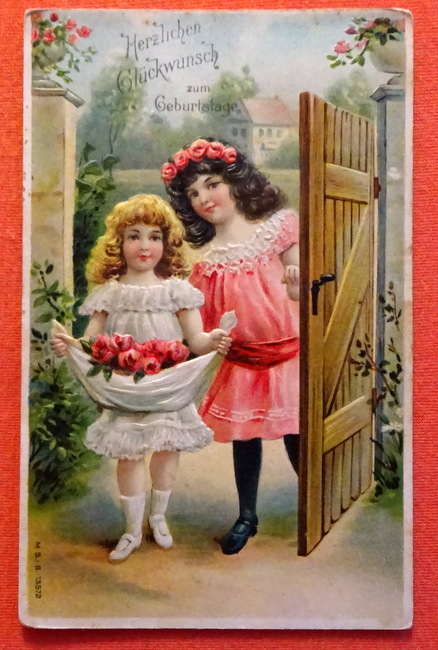   Ansichtskarte AK Herzlichen Glückwunsch zum Geburtstage (2 Mädchen bringen Blumen. Prägekarte) 
