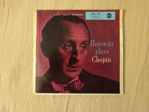 Horowitz, Vladimir  Horowitz plays Chopin. Nocturne e-moll op 72,1 / Etüde e-dur, op. 10,3 - Mazurka f-moll, op. 7,3 (Single 45 U/min.) 