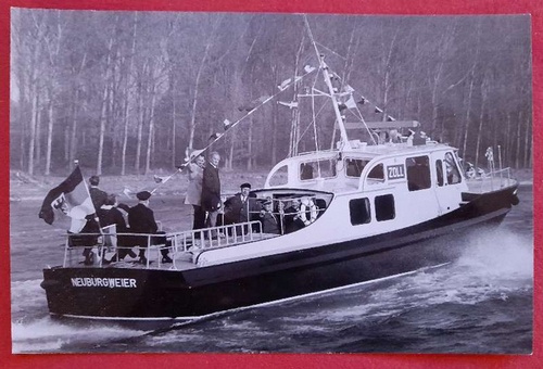 Schlesiger, Horst  Original-Fotografie von Horst Schlesiger "s/w Aufnahme Zollboot "Neuburgweier"" (umseitig Stempel Schlesiger 1. Nov. 1973) 