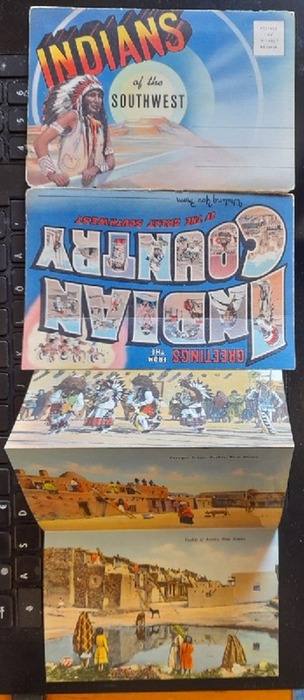   Ansichtskarte AK Leporello mit 18 (beidseitig bedruckt je 9) farbigen Ansichten verschiedener Indianerszenen (Pueblo Indians, New Mexico, Taos, Acoma....) 