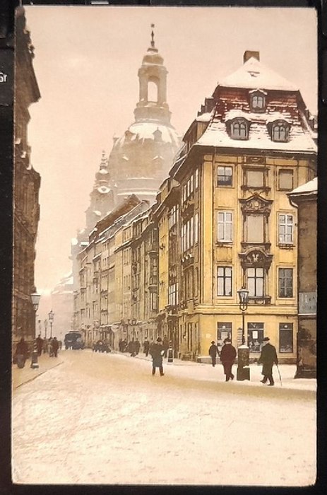   Ansichtskarte AK Dresden im Winter. Blick in die Rampe'sche Gasse mit Frauenkirche 