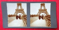   Original Stereoskopie.-Fotografie (Stereobild. Stereophotographie). Paris 1913. Unter dem Eiffelturm 