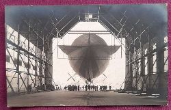   Ansichtskarte AK Zeppelin beim Auslauf aus dem Hangar 
