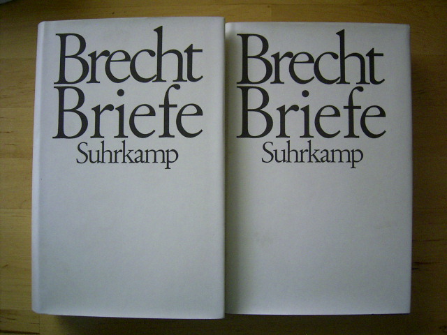 Brecht, Bertolt und Günter Glaeser [Hrsg.].  Briefe. 2 Bände. Band 1: Briefe, Band 2: Anmerkungen. 