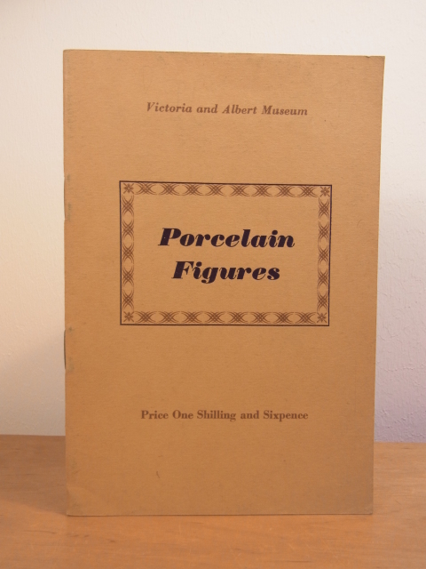 Victoria and Albert Museum London:  Porcelain Figures (English Edition) 