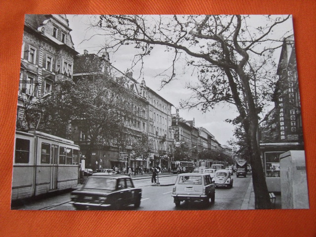   Postkarte: TOUREX. Tagesaufenthalt in Budapest. Die Leninstraße, eine beliebte Einkaufsstraße.  