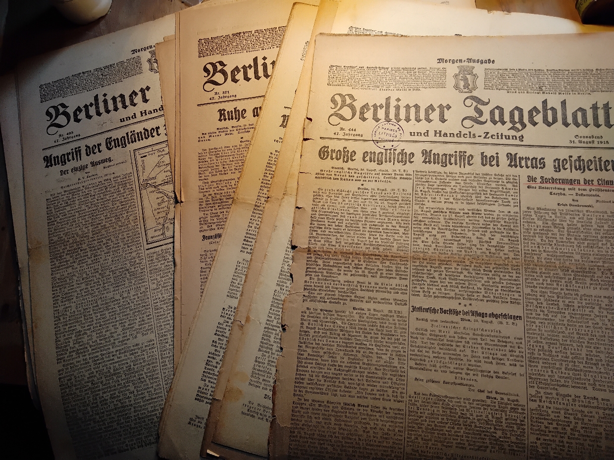 "."  Berliner Tageblatt 23 Ausgaben Mitte 1918  47. Jahrgang 