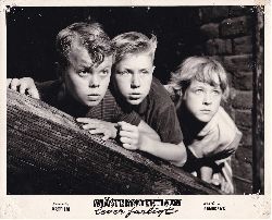 HELLBOM, Olle (Regisseur) / Astrid Lindgren (Autorin):  Drei Photographien aus dem Film: Kalle Blomquist  sein schwerster Fall (1957). Original-Kinowerbematerial des Filmverleihs im mittleren Format (Aushangmaterial). 